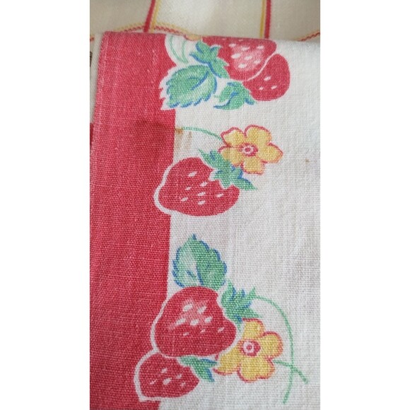 Vintage Kitchen Tea Towels Lot Set 4 Strawberries Retro Kitchen Linens - Picture 5 of 7
